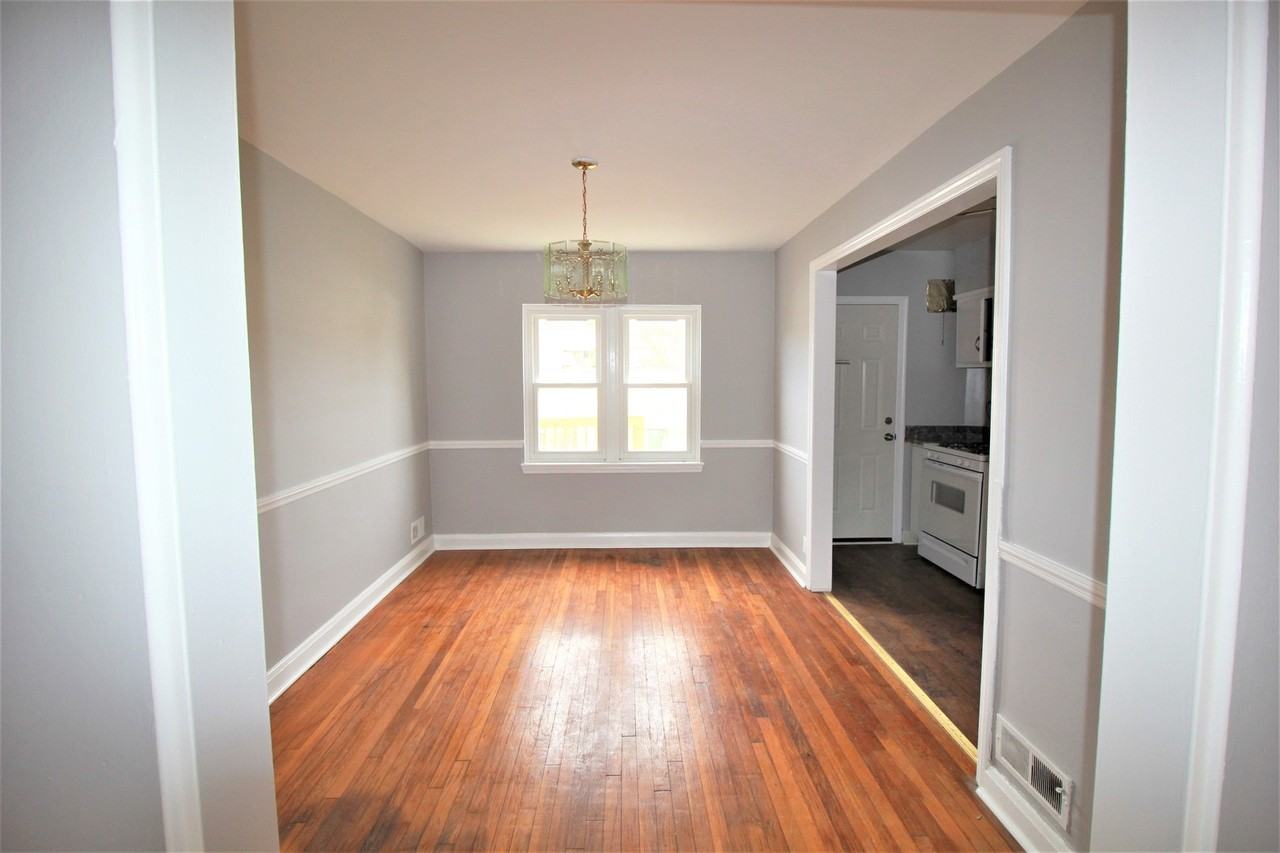 2304 Dukeland St - Photo 3 of 7