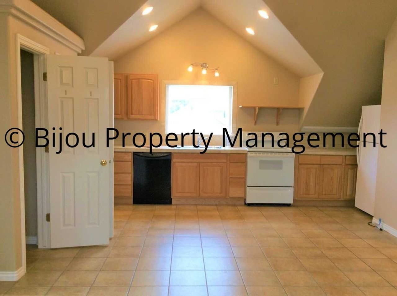 528 E Bijou St Apt B - Photo 4 of 16