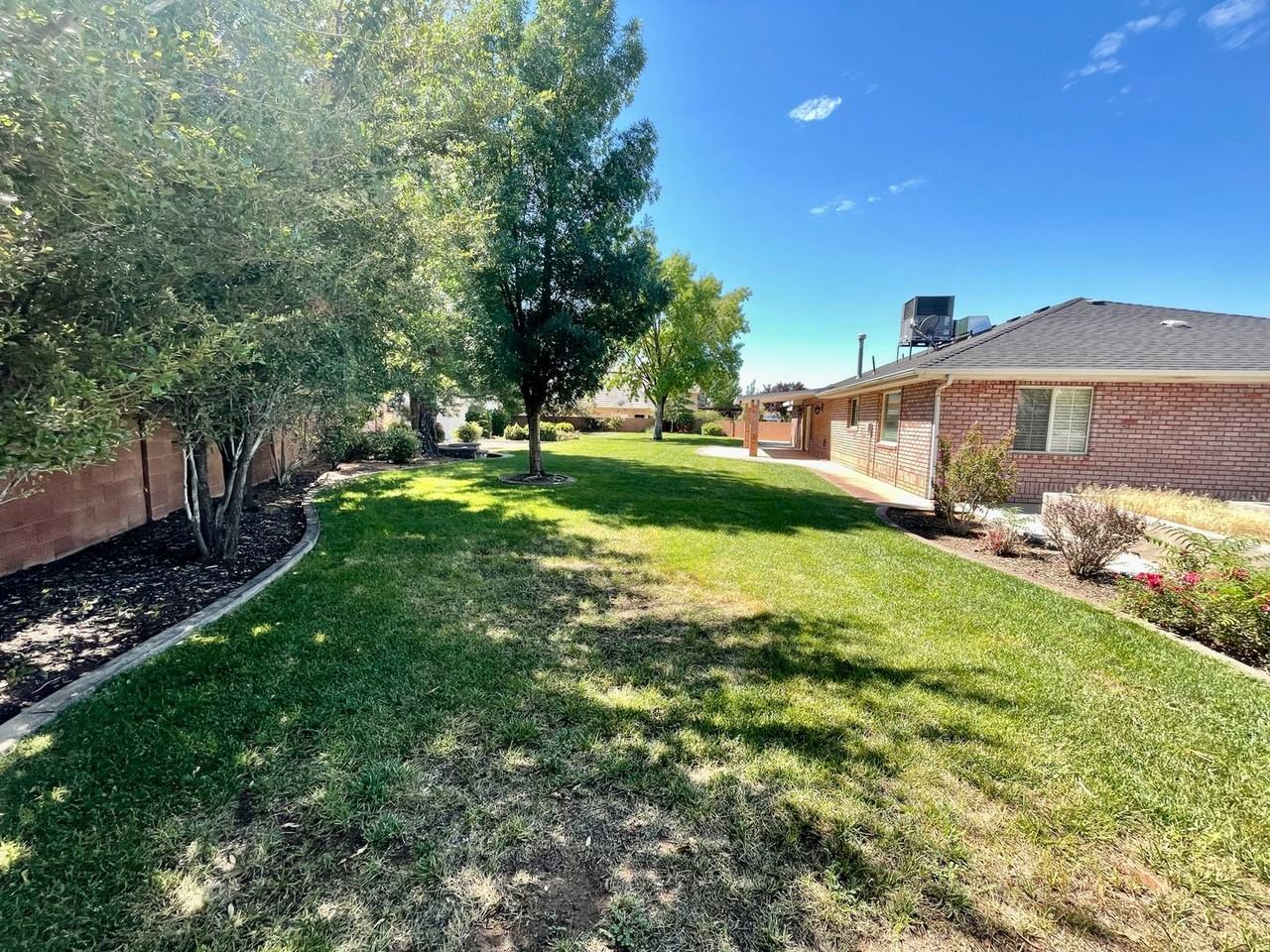2283 Cinder Cir - Photo 2 of 30