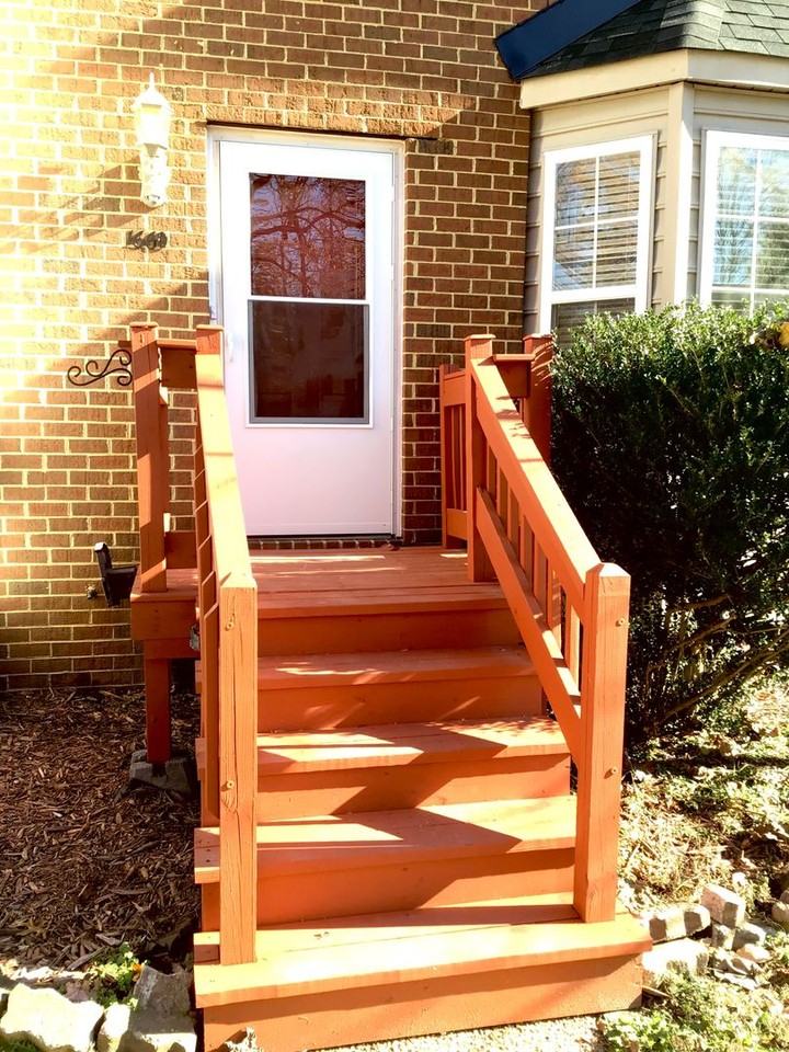 1660 Skiffes Creek Cir - Photo 2 of 26