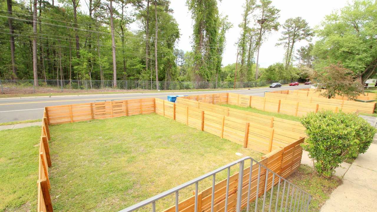 1925 Morehead Ave - Photo 3 of 11