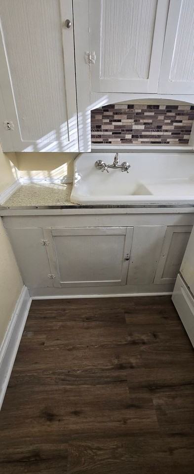 1523 Noble St - Photo 4 of 5