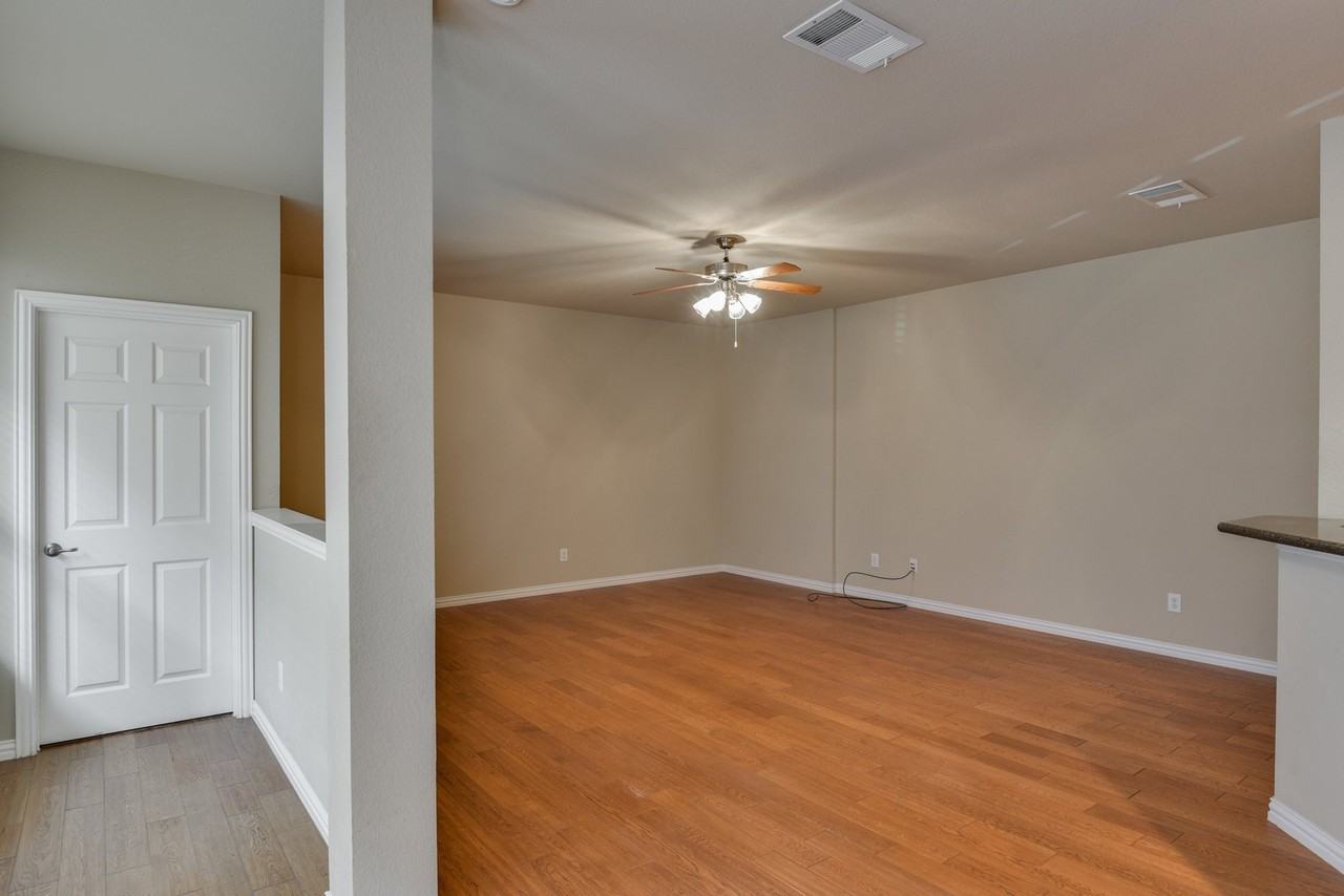 1707 Coronado St - Photo 5 of 22