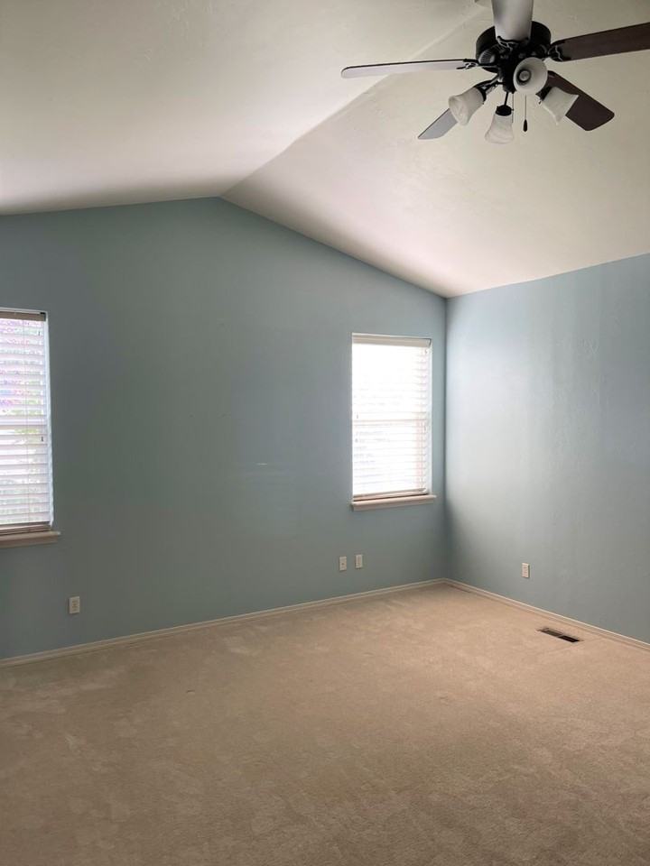 445 Falling Leaf Ln - Photo 4 of 14