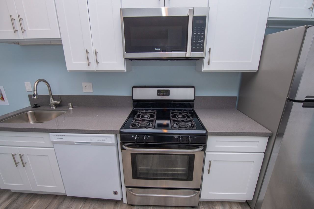 4134 Narragansett Ave - Photo 3 of 7