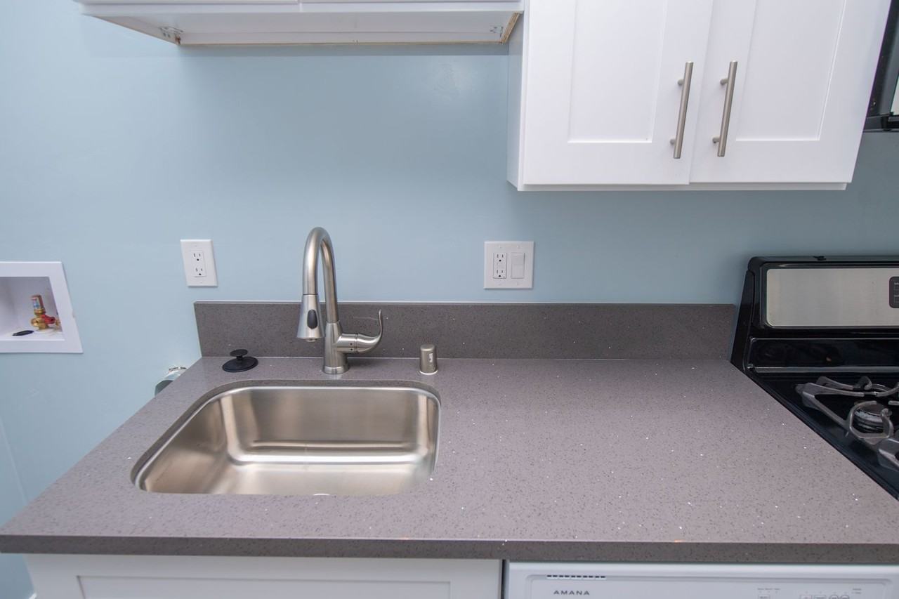 4134 Narragansett Ave - Photo 4 of 7
