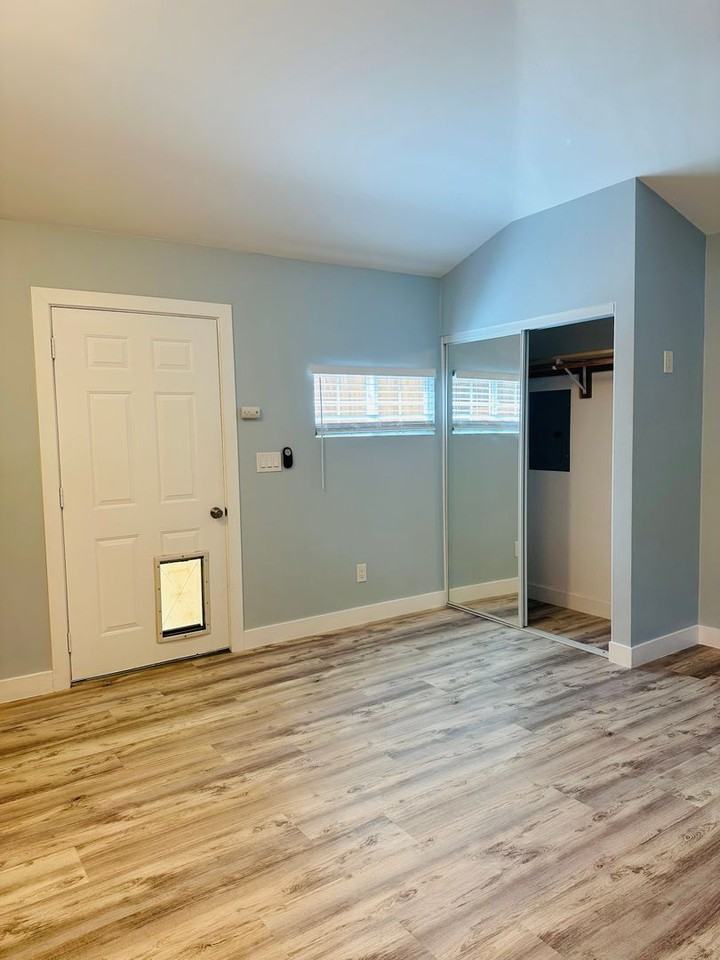 4134 Narragansett Ave - Photo 6 of 7