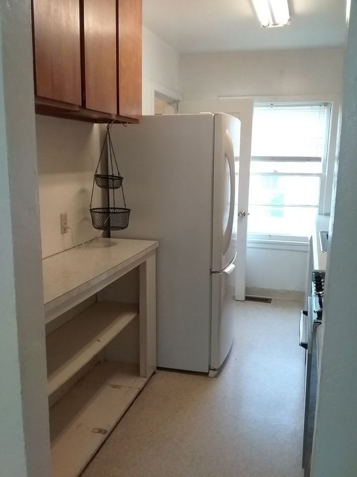 1513 Evergreen St - Photo 5 of 16