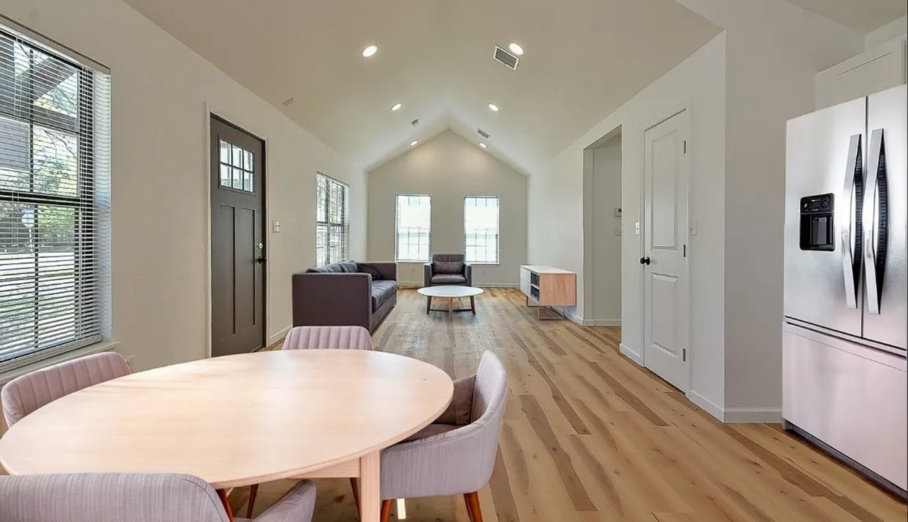 3803 N Redmond Ave - Photo 3 of 3