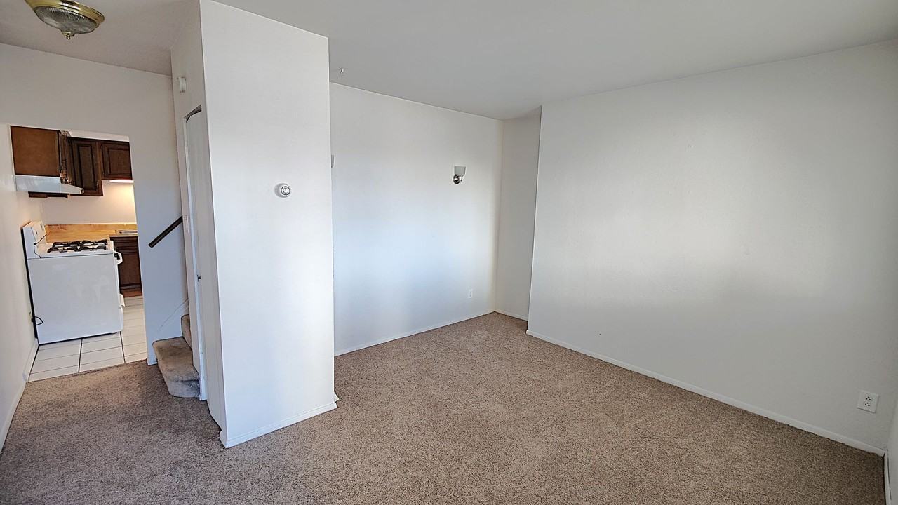 475 Augusta St - Photo 3 of 23