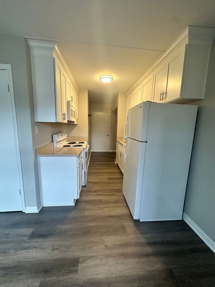 7576 Bellehaven Dr - Photo 2 of 11