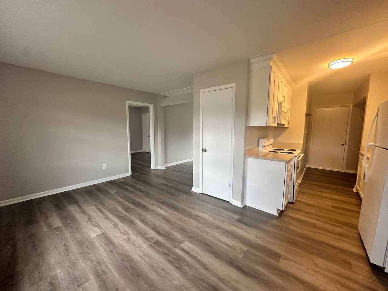 7576 Bellehaven Dr - Photo 3 of 11