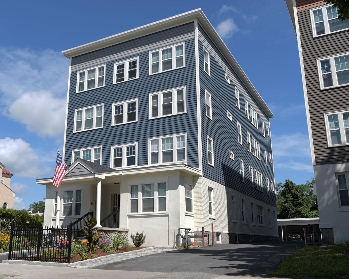 WPI/Elm Park - Photo 2 of 3