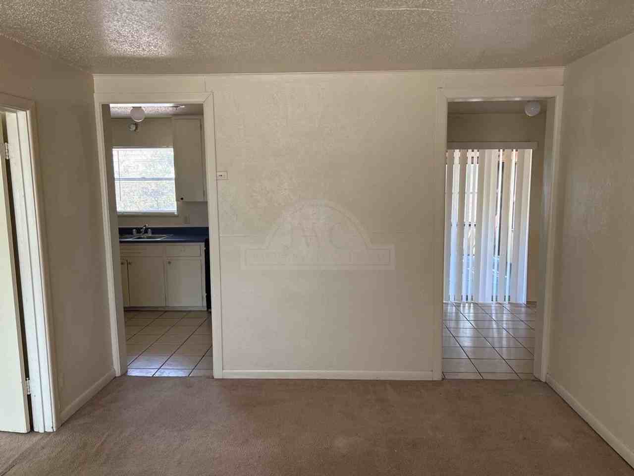 804 Jefferis Ave - Photo 5 of 28