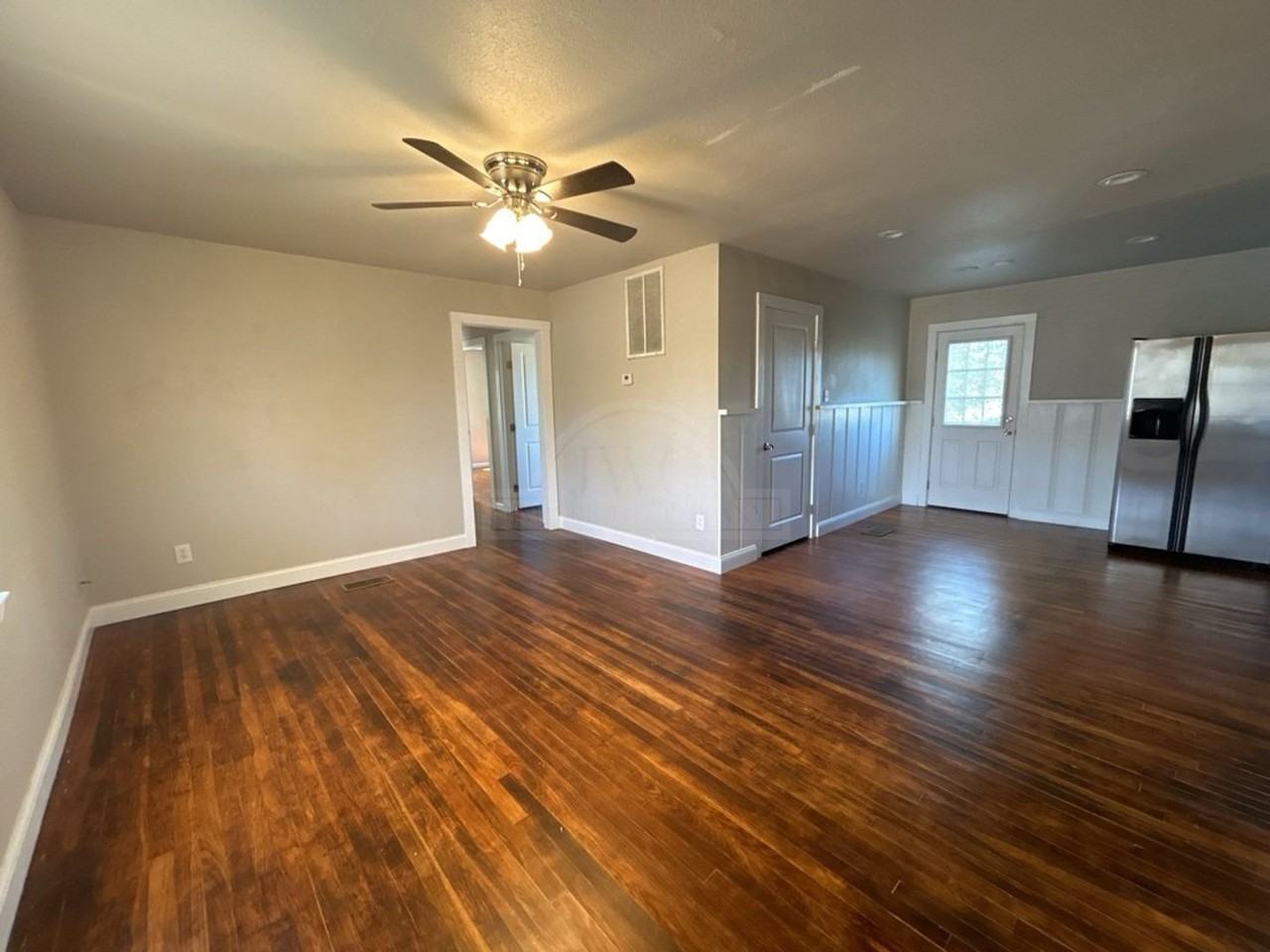 707 N Main St - Photo 2 of 20