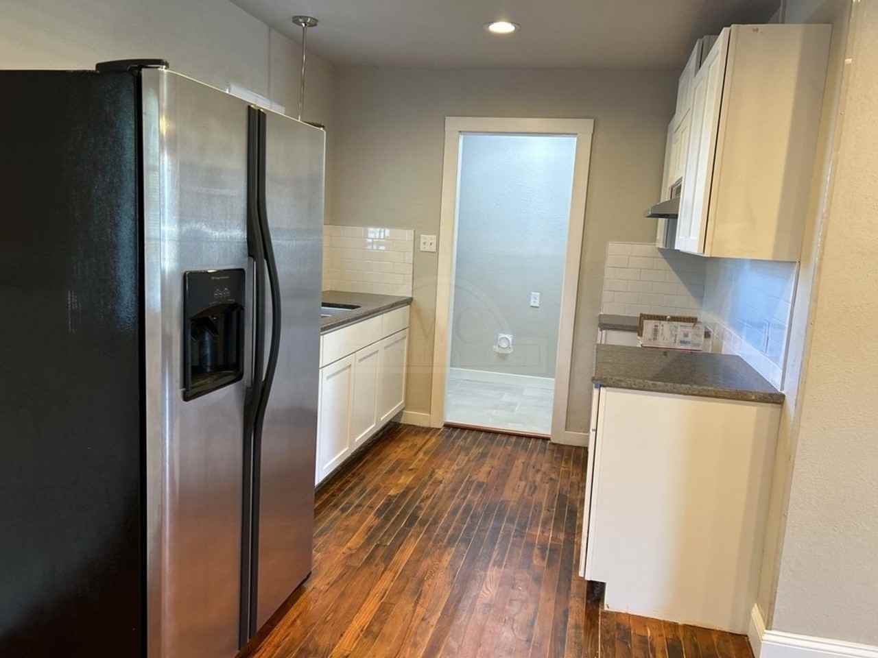 707 N Main St - Photo 6 of 20
