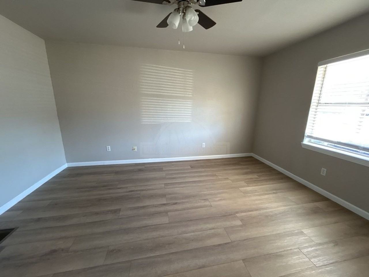 707 N Main St - Photo 7 of 20