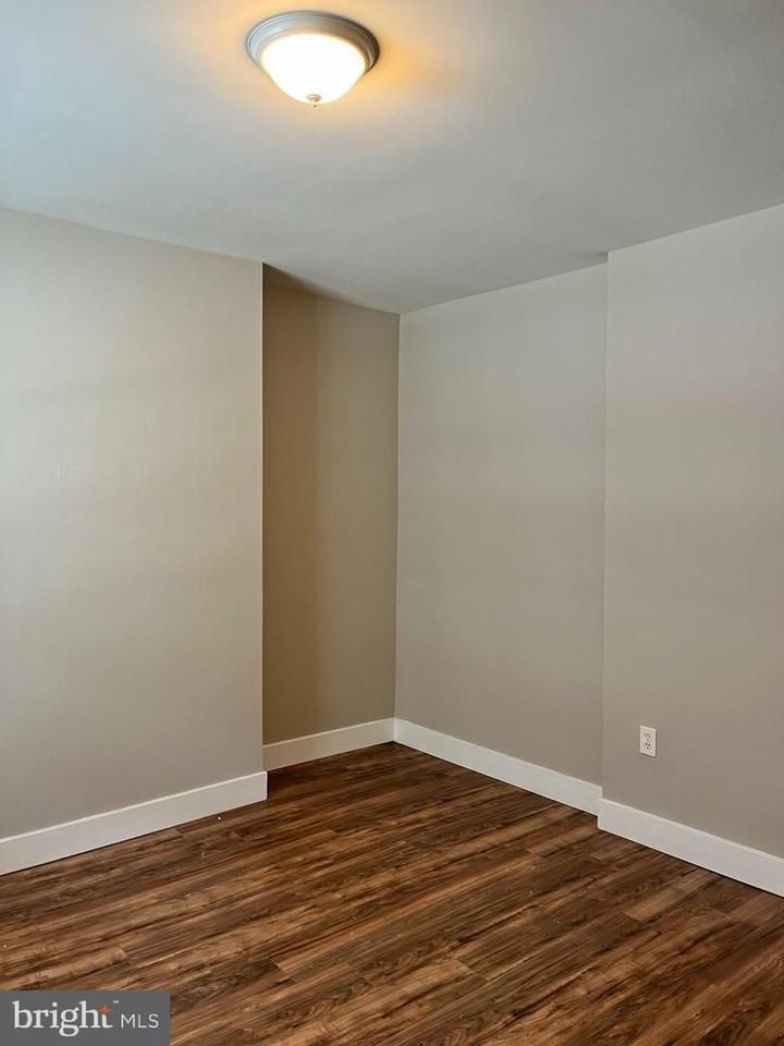 6171 Glenmore Ave - Photo 2 of 6