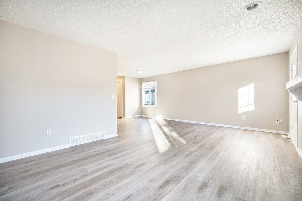 2286 W Hillside Ave - Photo 4 of 21