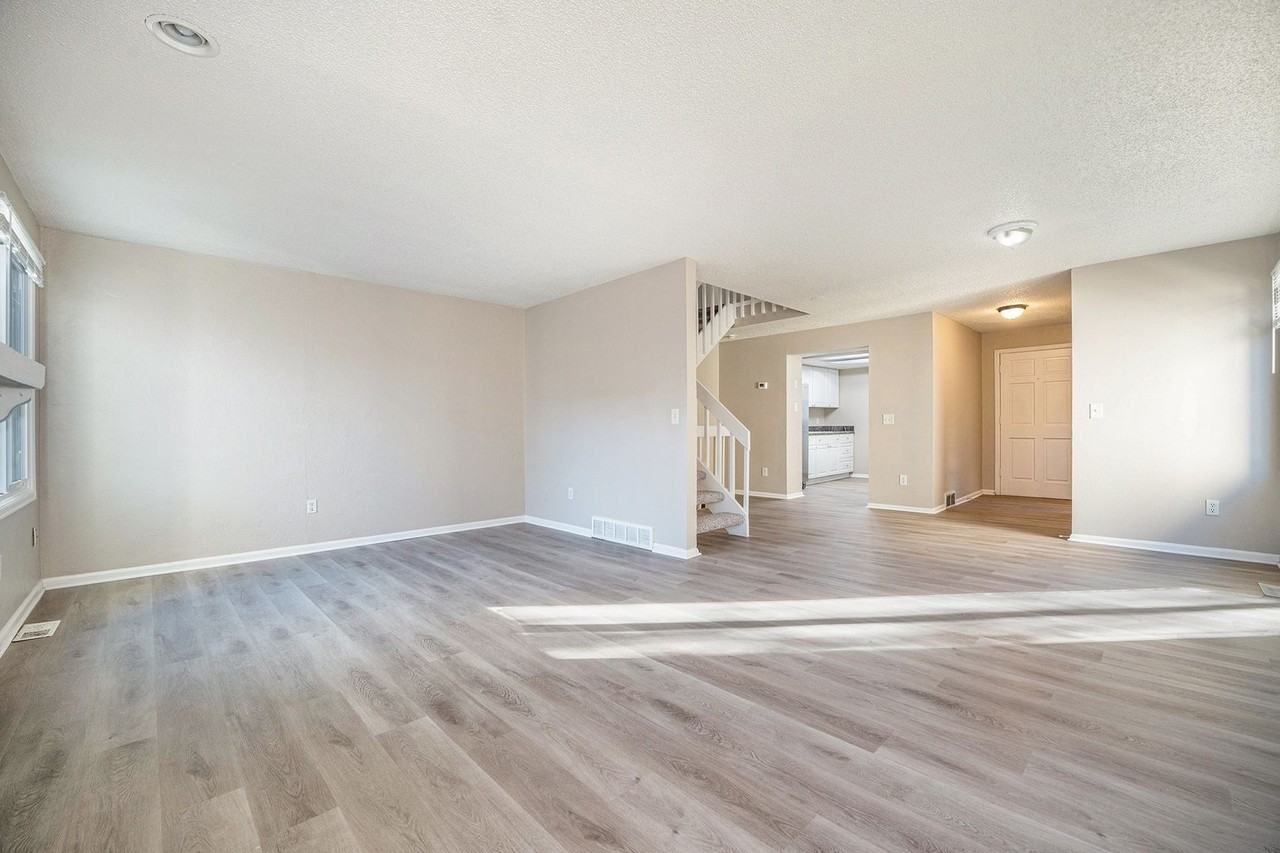 2286 W Hillside Ave - Photo 5 of 21