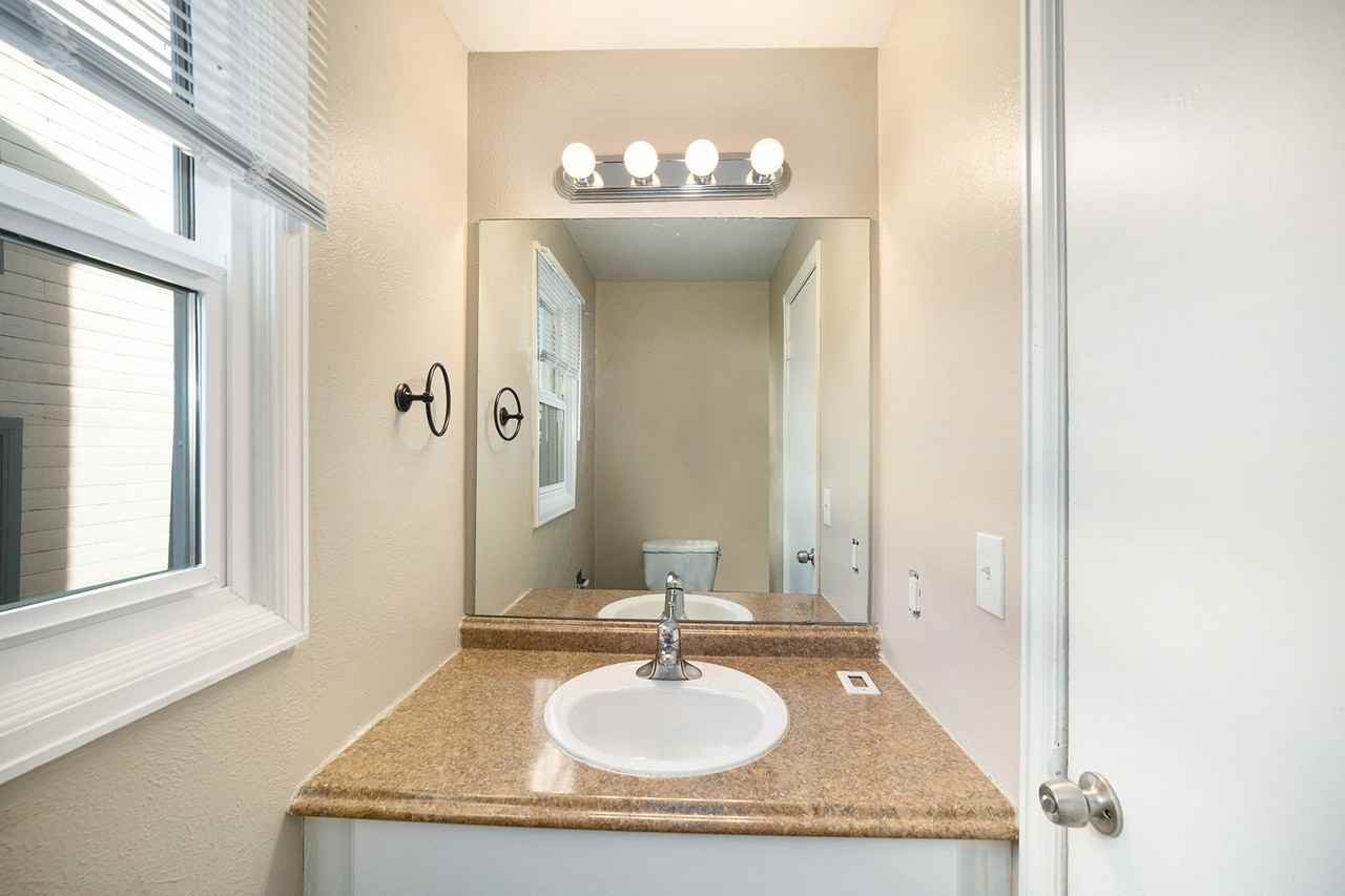 2286 W Hillside Ave - Photo 7 of 21