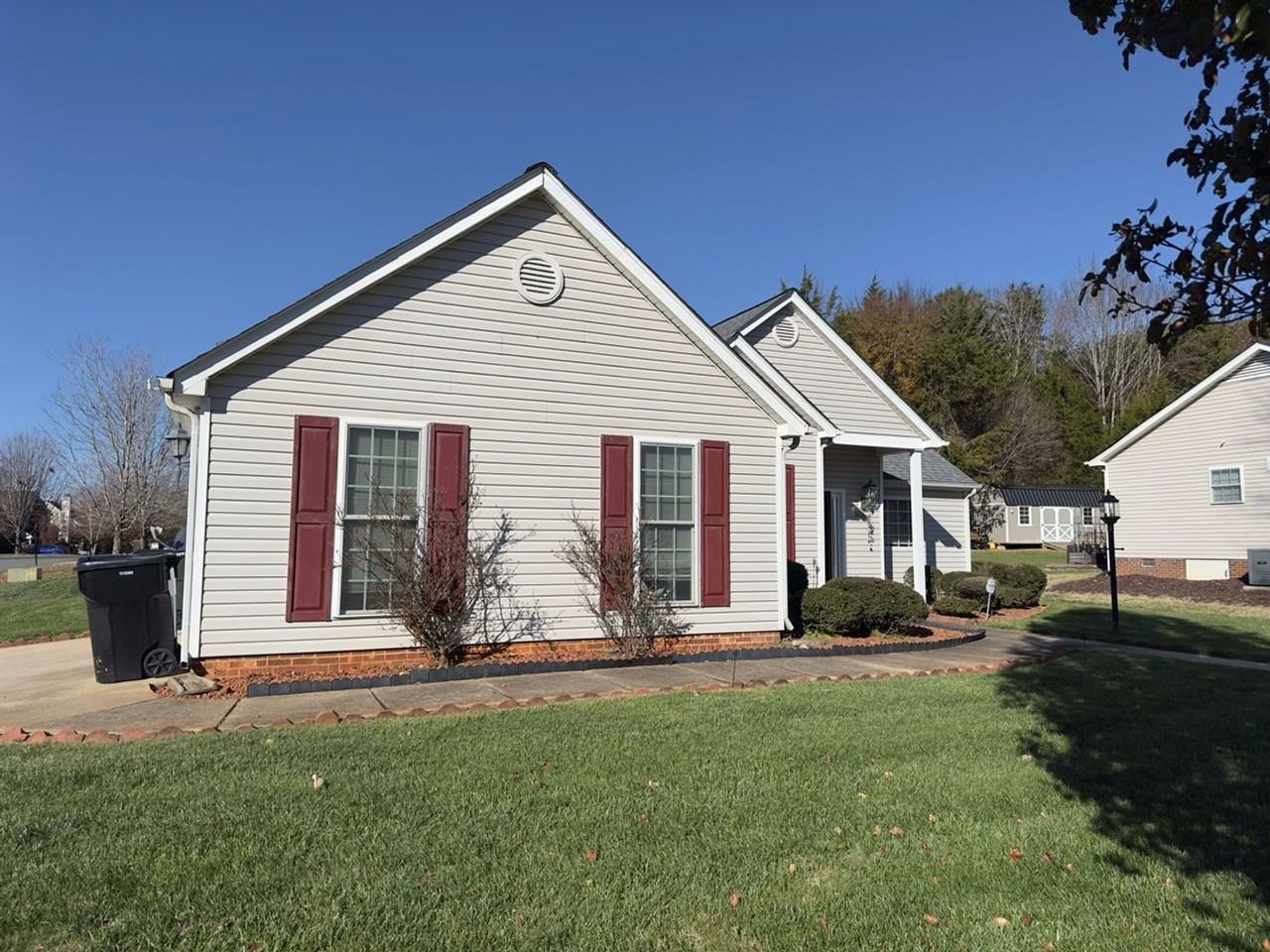 1806 Hanford Hills Rd - Photo 4 of 19