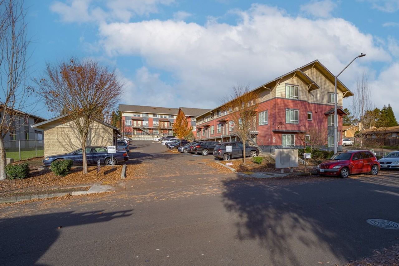 3 Bedroom 1.5 bath townhome! - Photo 2 of 30