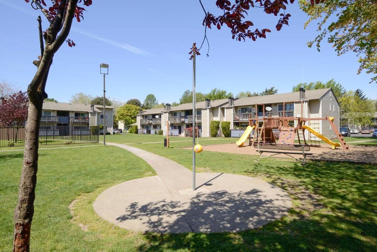 Arbor Chase - Photo 2 of 19