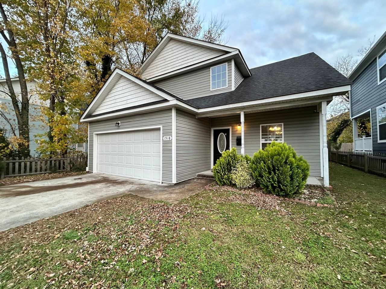 1518 Delevan St - Photo 2 of 23