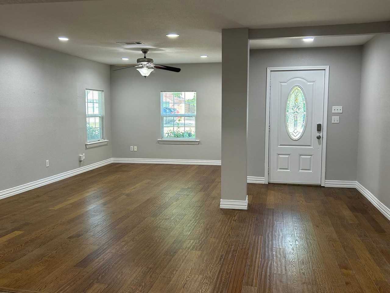 2940 S Hills Ave - Photo 2 of 8