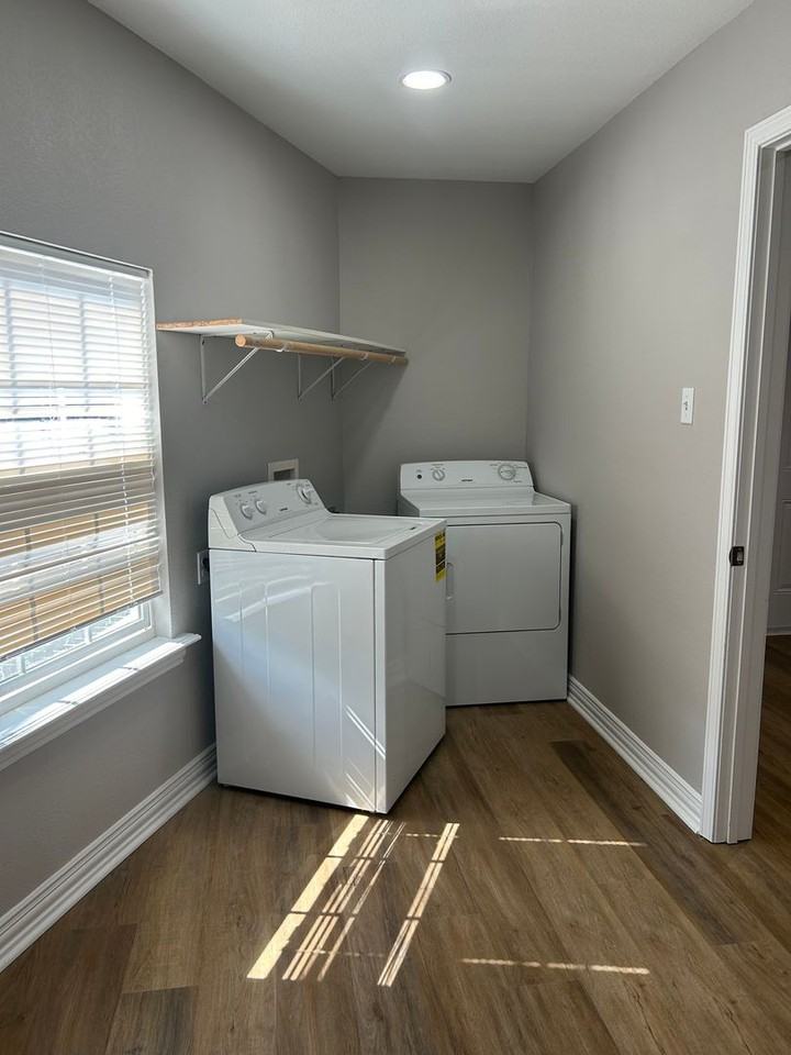 2940 S Hills Ave - Photo 6 of 8