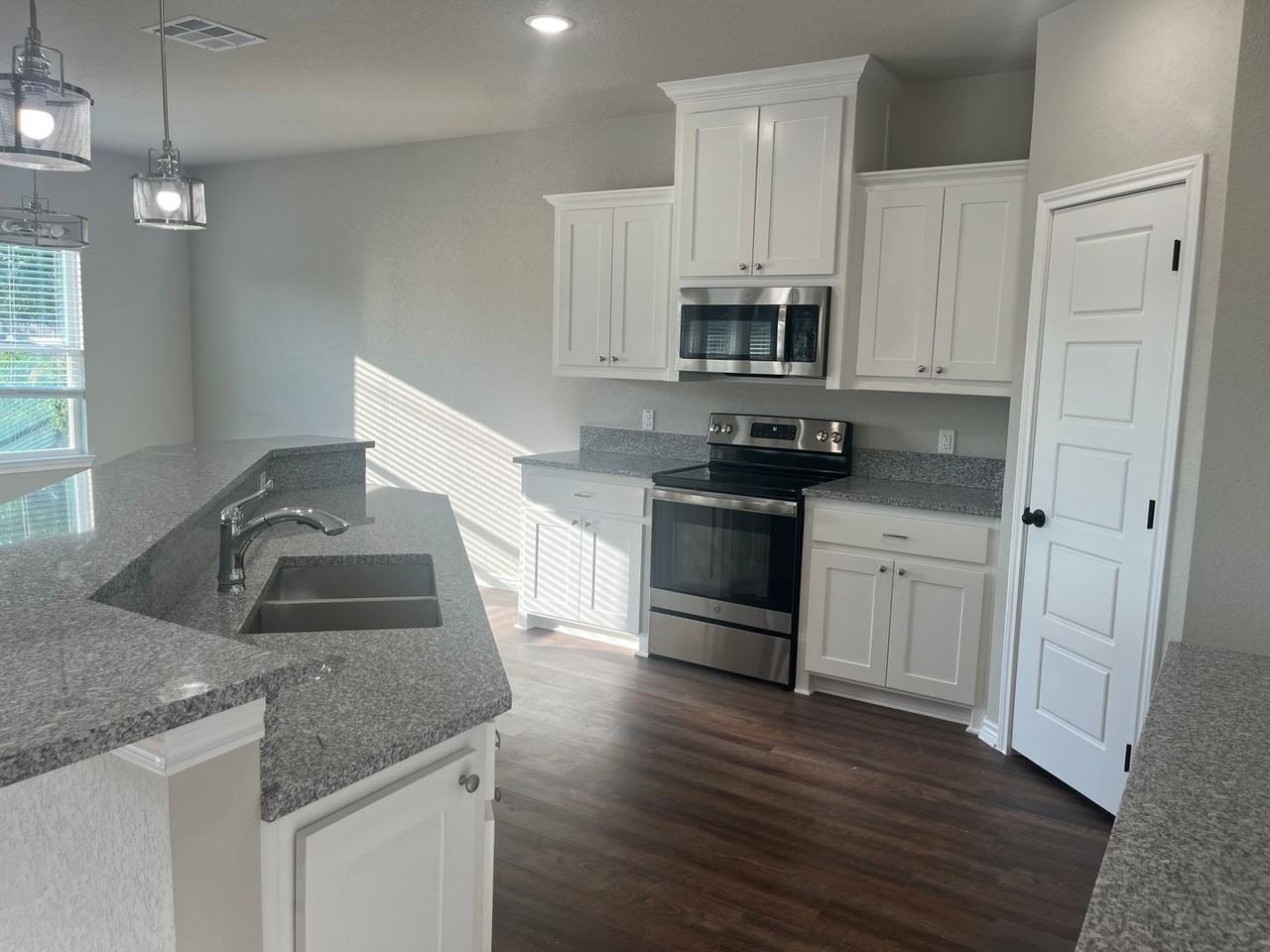 3532 Mission St - Photo 3 of 16