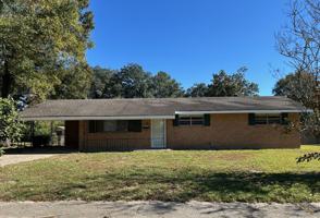 featured image of 2425 Seracedar Dr