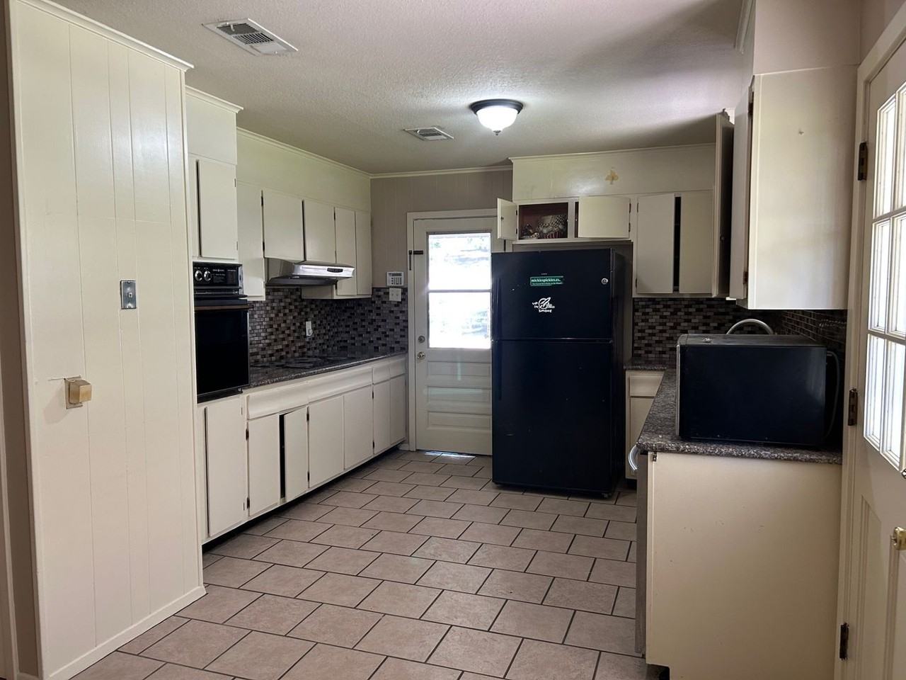 2425 Seracedar Dr - Photo 3 of 19