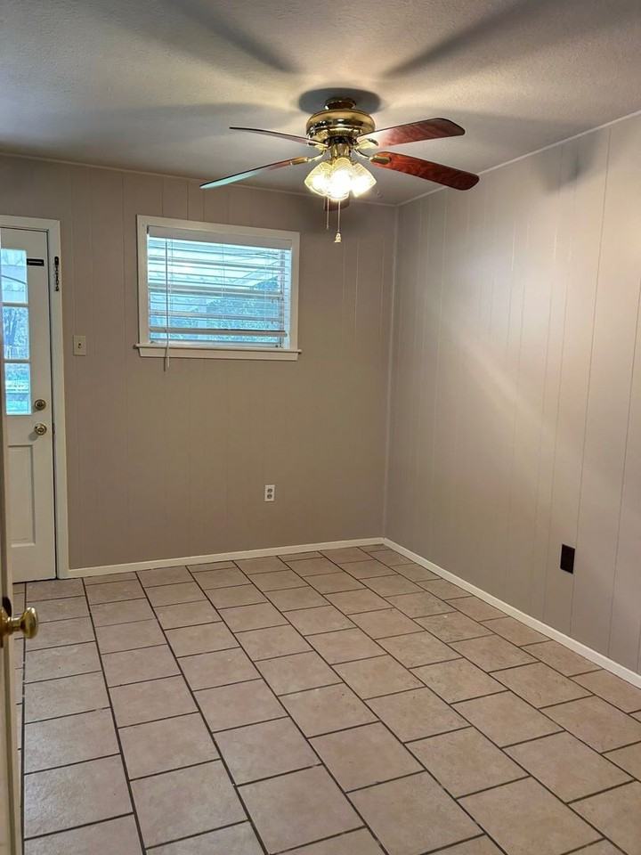 2425 Seracedar Dr - Photo 7 of 19
