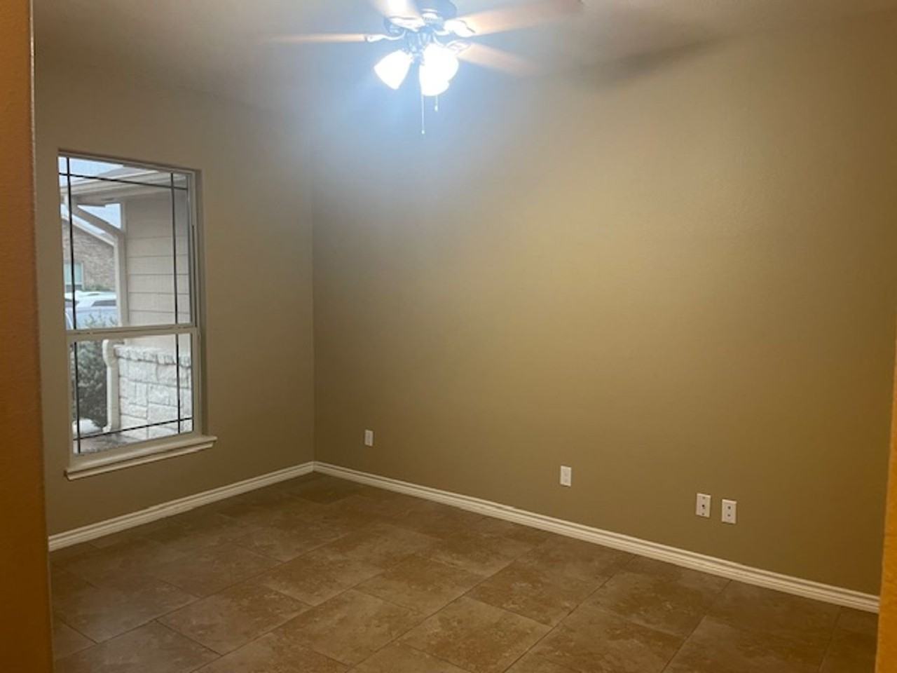 1106 Pinehollow Ln - Photo 4 of 23