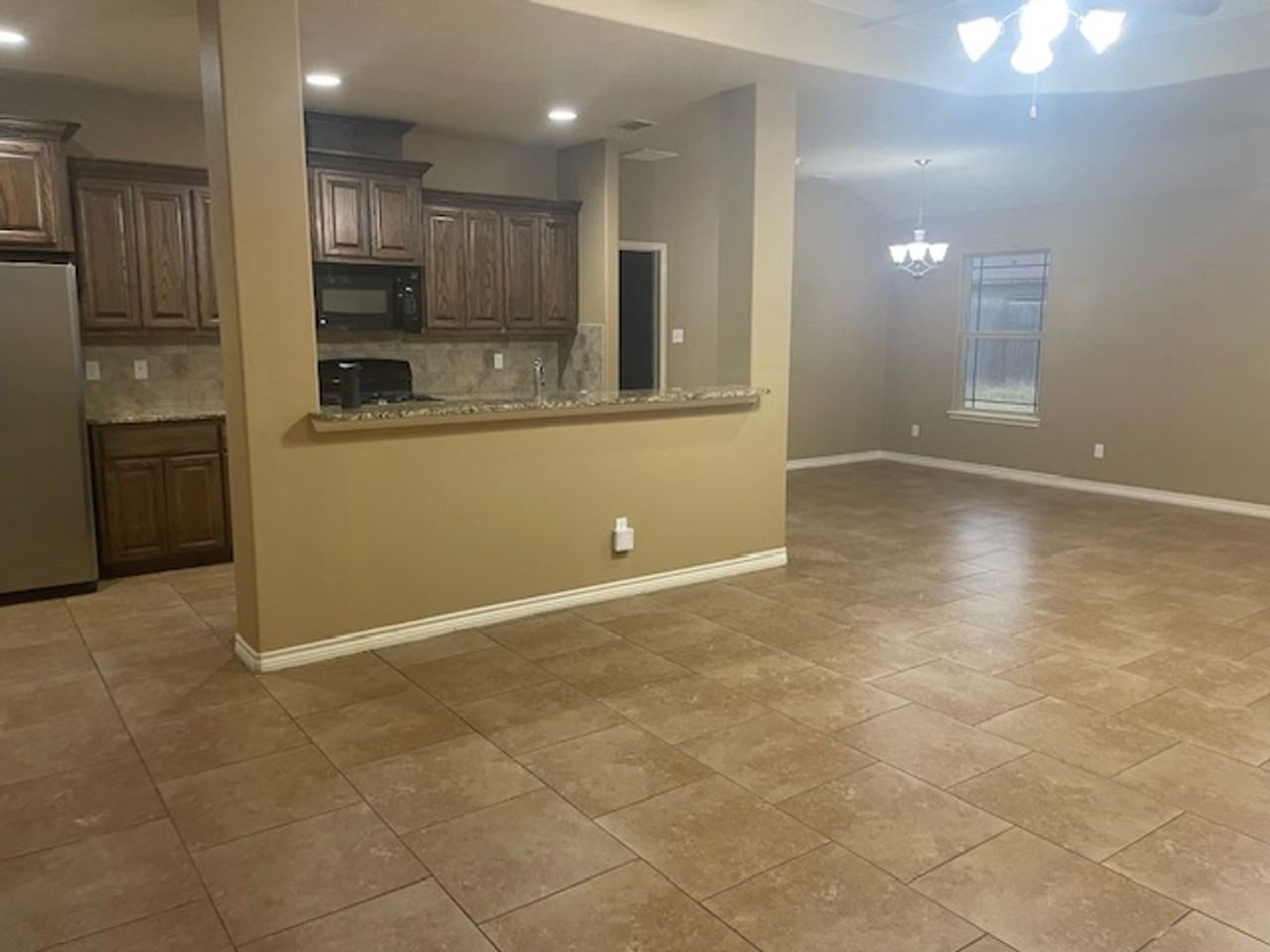 1106 Pinehollow Ln - Photo 5 of 23