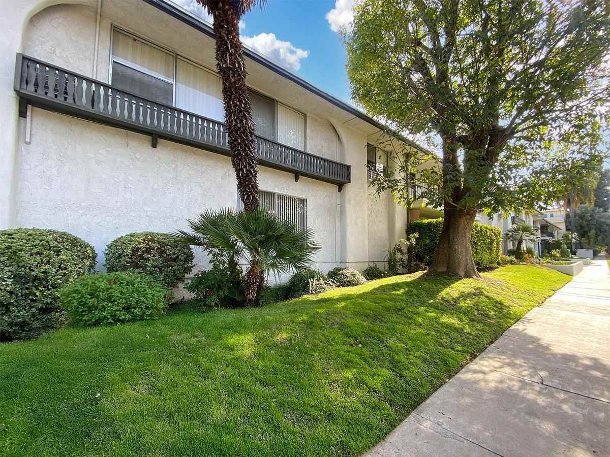 5464 Yarmouth Ave - Photo 6 of 14