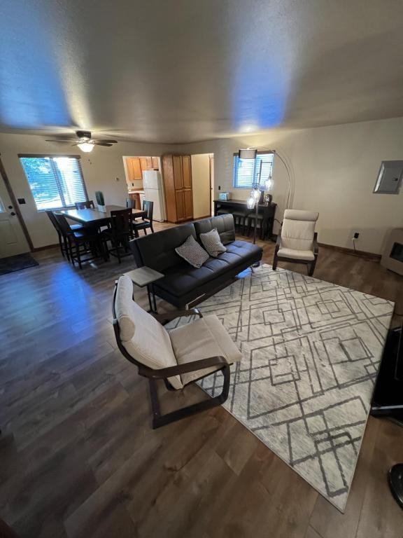 965 Hedburg Dr - Photo 3 of 7