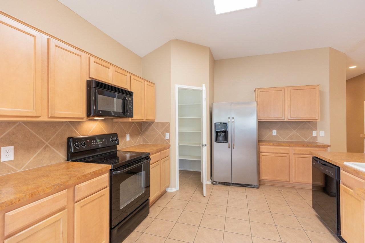 648 Rooster Run - Photo 7 of 27