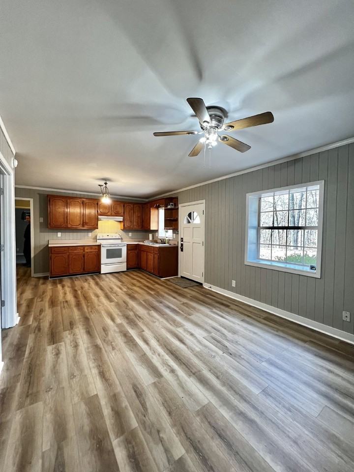 2110 Buck Smith Rd - Photo 2 of 18