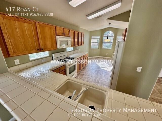 417 Roan Ct - Photo 3 of 15