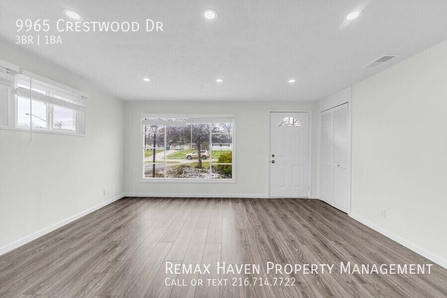 9965 Crestwood Dr - Photo 3 of 23