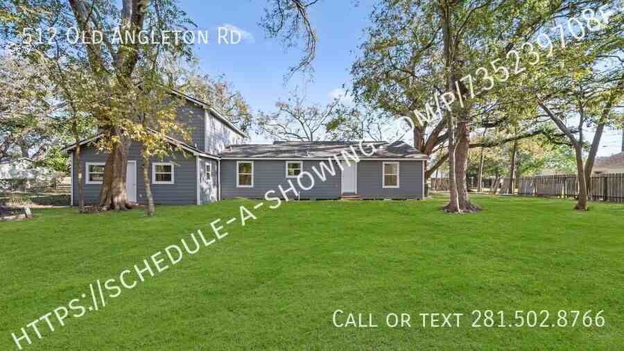 512 Old Angleton Rd - Photo 2 of 16