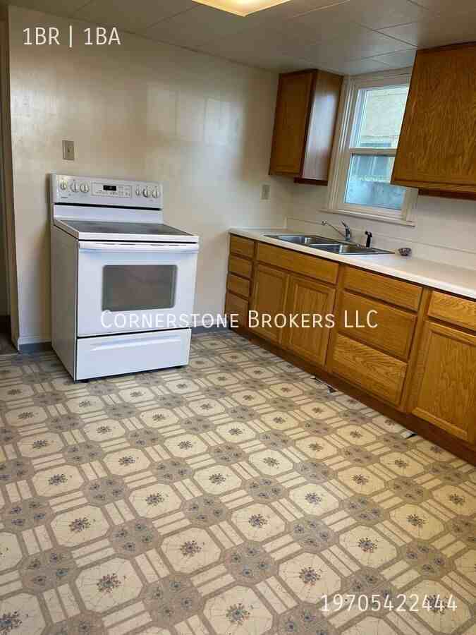 227.5 Meeker St. - Photo 3 of 6