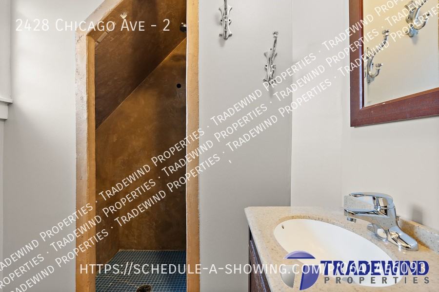 2428 Chicago Ave #2