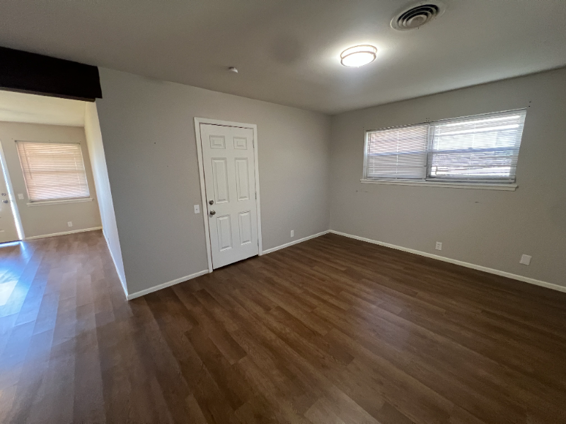 1623 Parkdale Dr - Photo 6 of 19