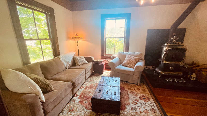 1104 Madison St - Photo 2 of 22