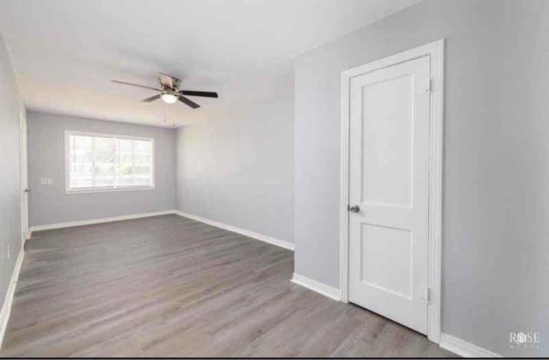 912 N Monroe St - Photo 6 of 18