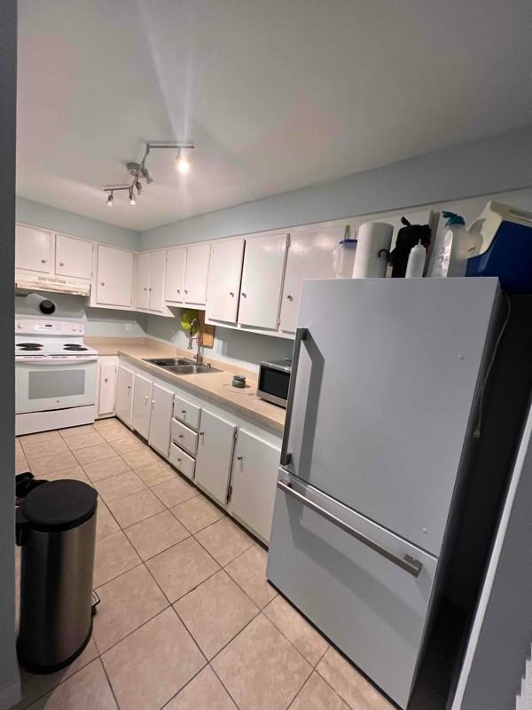 8 Strawberry Ln #B - Photo 4 of 4